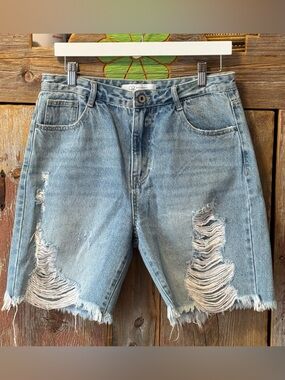 Q2 Light Blue Distressed Bermuda Denim Shorts for Women large